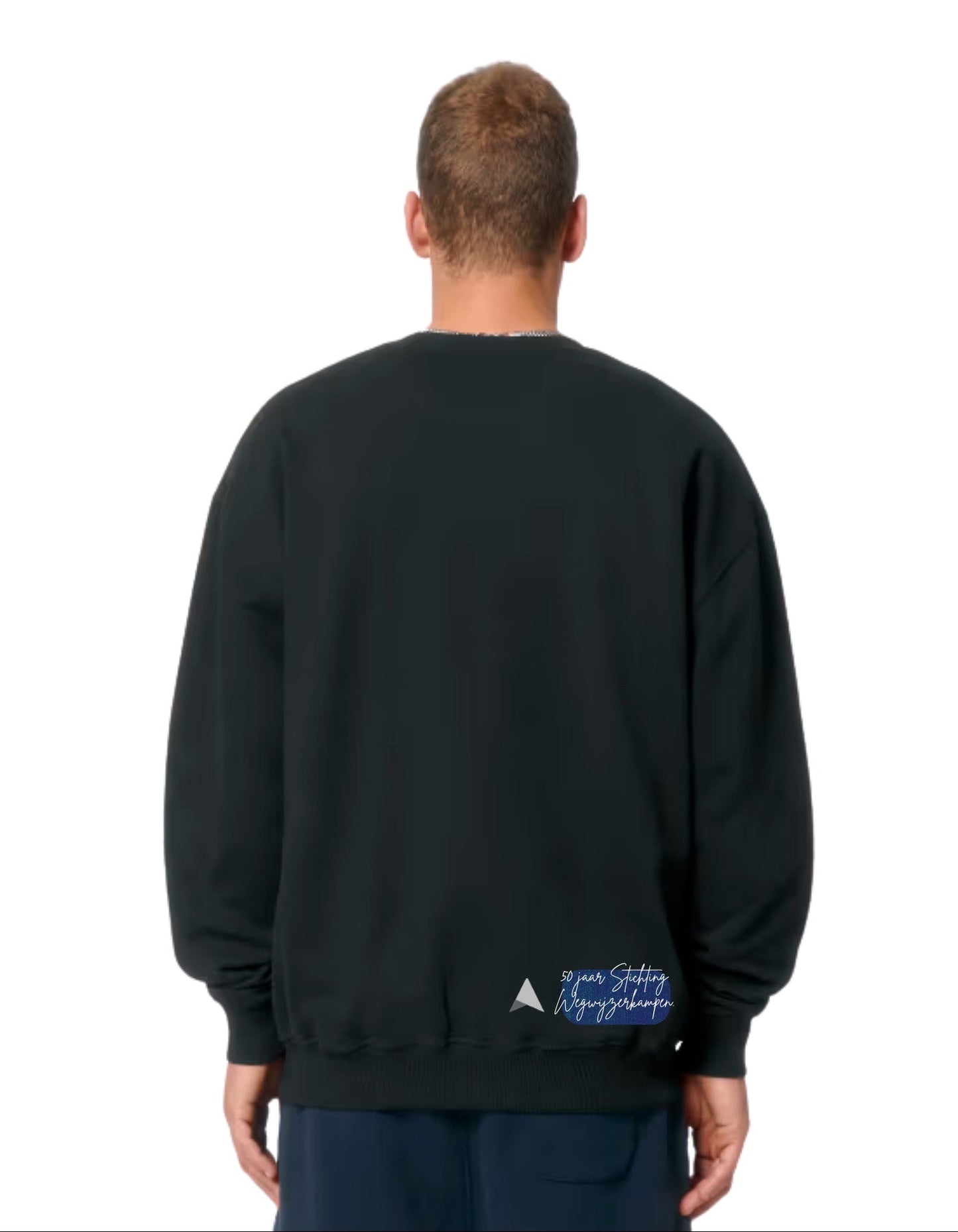 All You Need is Jezus – 50 Jaar Wegwijzerkampen Limited Edition | Uniseks Oversized Sweater | Rode Print | Zonder capuchon - JalaJala Artshop