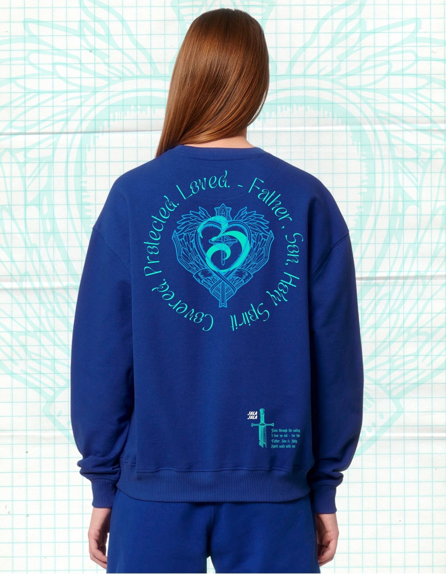 Covered in Spirit – Royal Blue Uniseks Sweater (Ledger Dry) Wegwijzerkampen - JalaJala Artshop