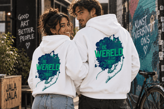 De wereld is van iedereen uniseks hoodie JalaJala wit - JalaJala Artshop