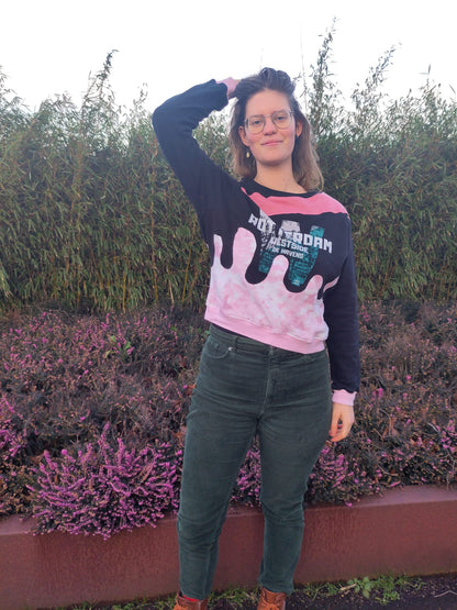 Funky Fibers Sweater – Rotterdamse Havens in Roze & Zwart - JalaJala Artshop